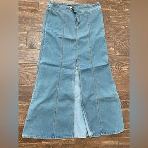 Low rise jeans long skirt